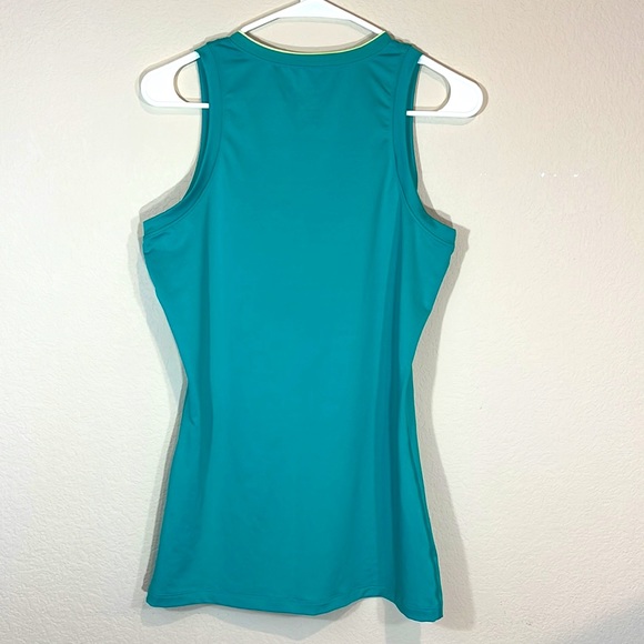 NIKE PRO WOMEN’S GREEN TANK TOP SLEEVELESS V-NECK / M - Picture 2 of 5
